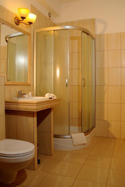 Folwark Stara Winiarnia Hotell Mszana Dolna Rum bild